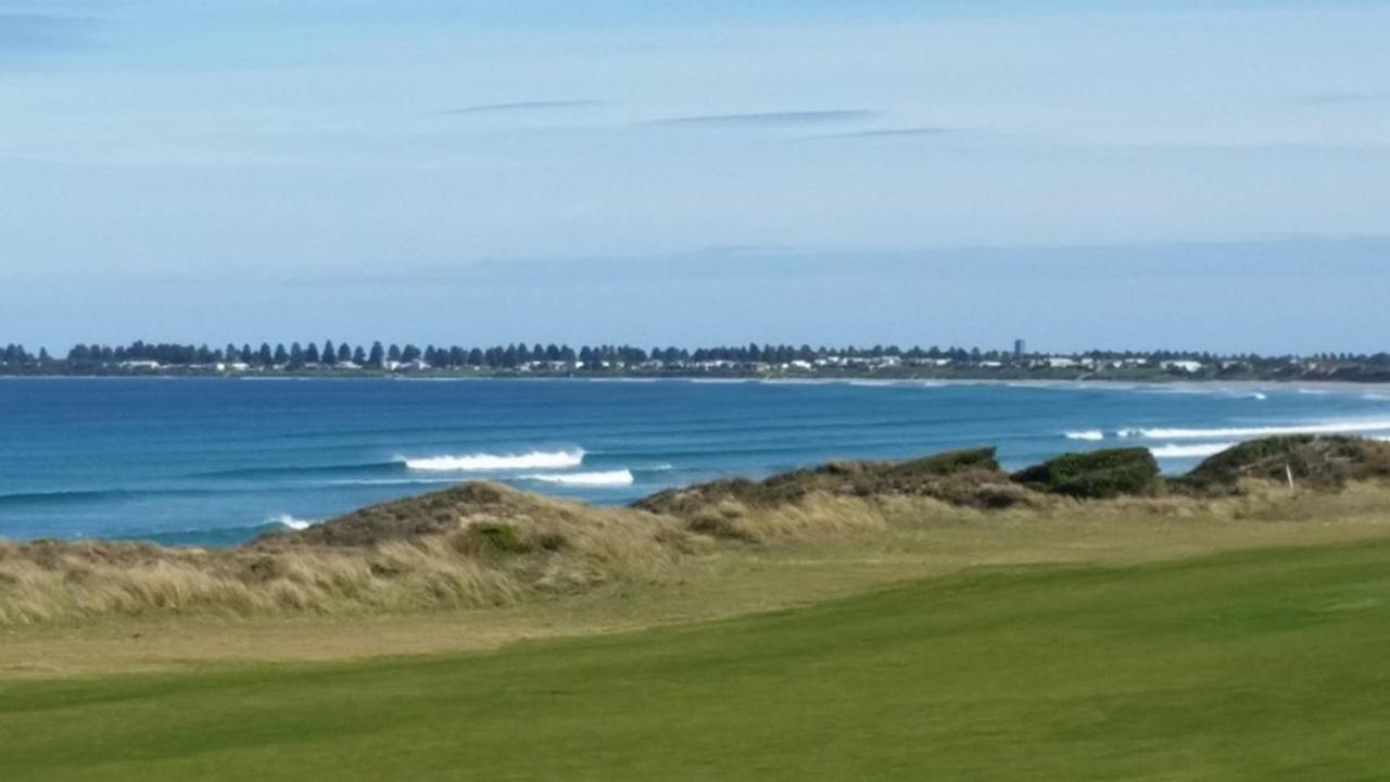 The Caledonian Inn Port Fairy Exterior photo