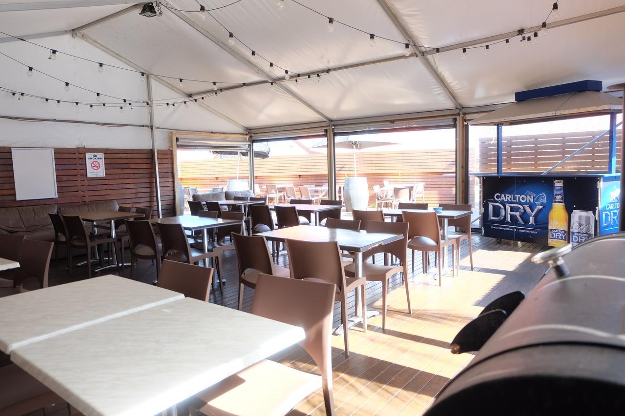 The Caledonian Inn Port Fairy Exterior photo